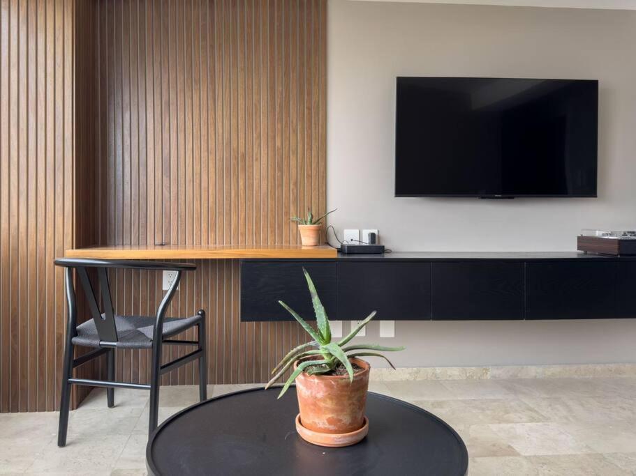 Apartment New Urban Oasis With Amazing Views
