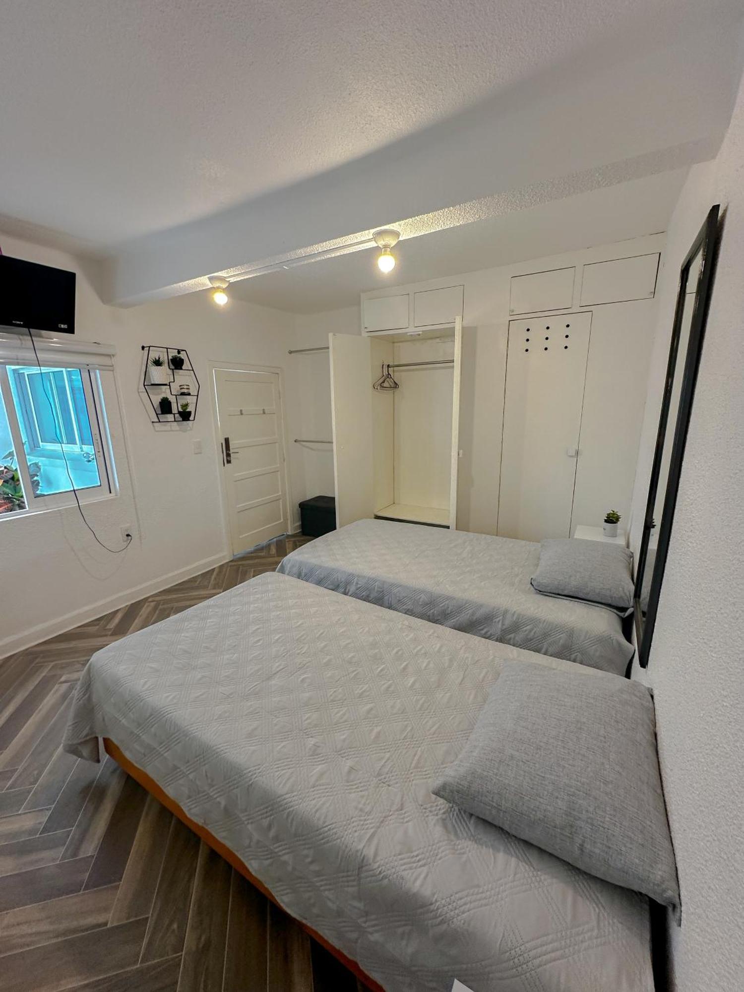 La Casa De Angeles Guest house