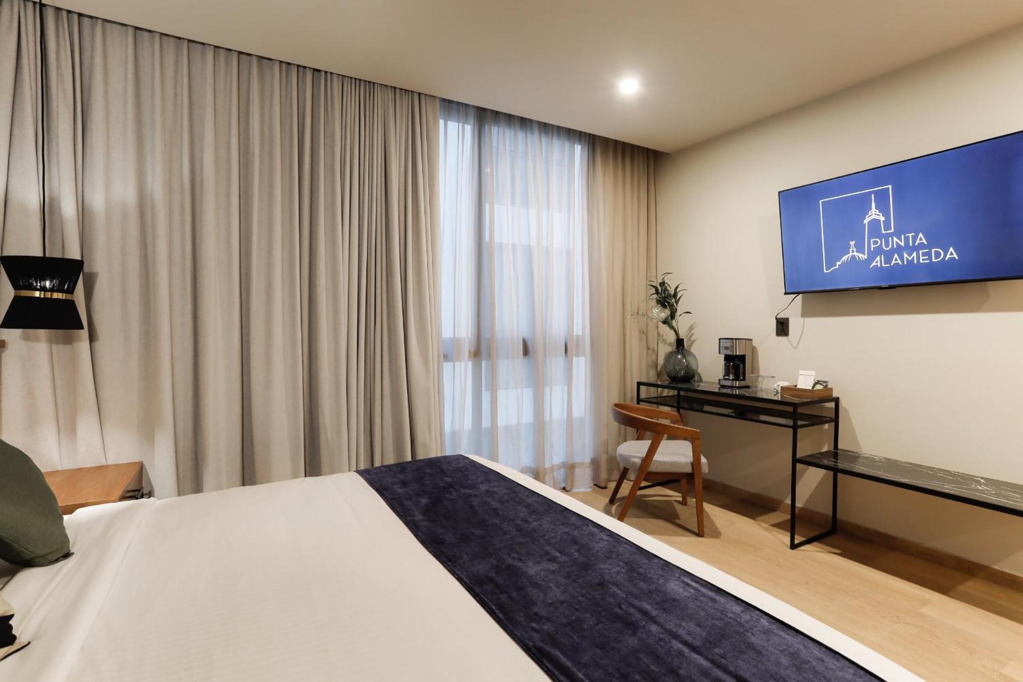 Homestay Punta Alameda *