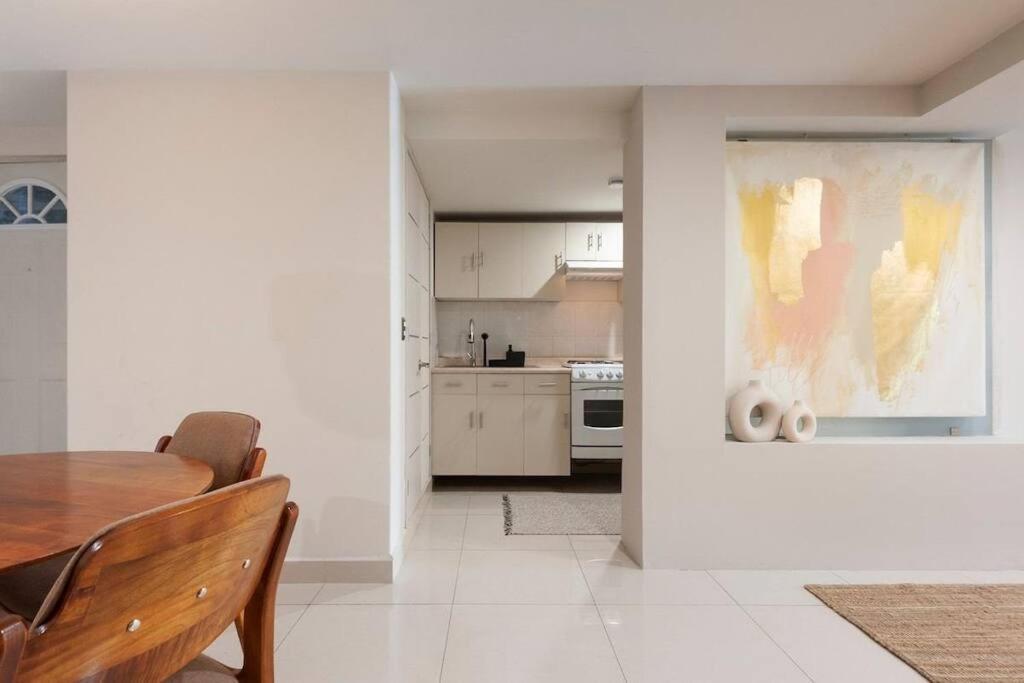 Cozy W Balcony For A Getaway In Polanco * Mexico City