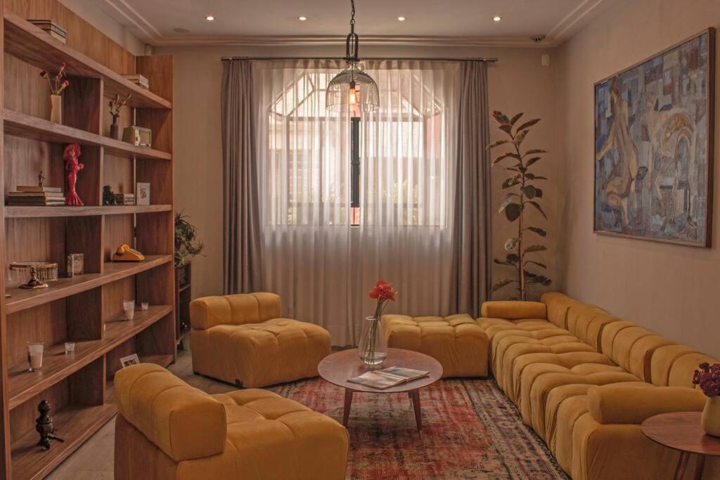 Art Oasis In The Heart Of Roma *