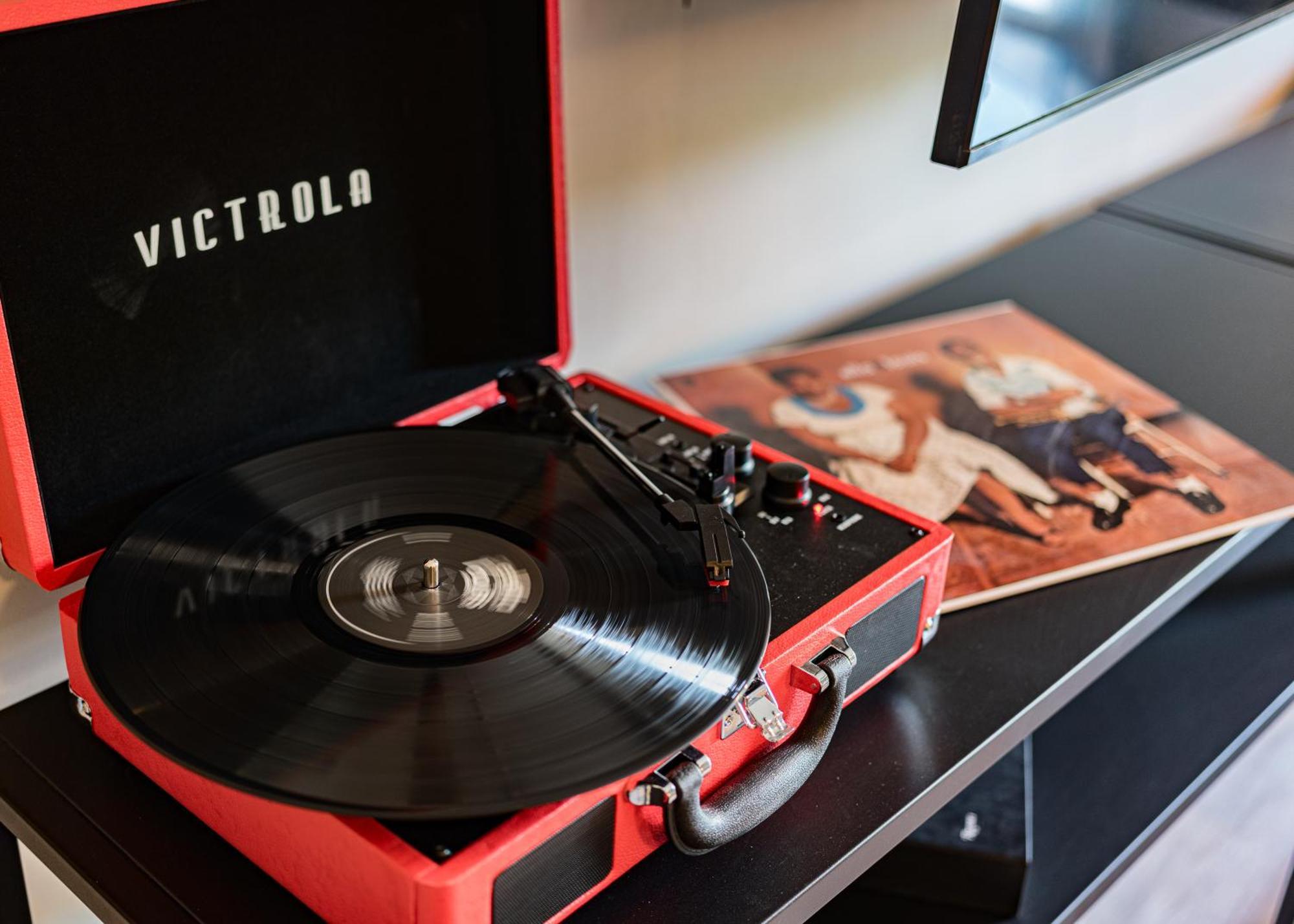 Apartment Tiny Desk By Vh *