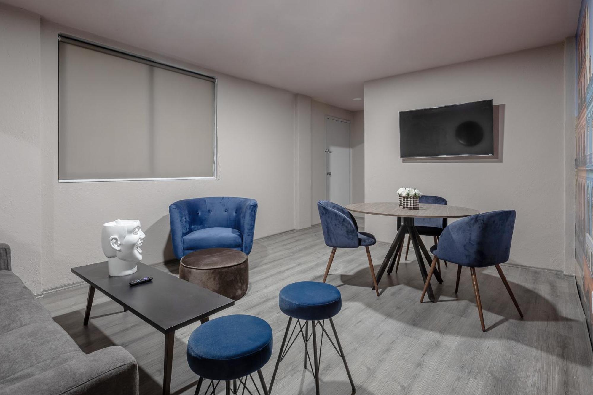 Connected In Roma - 3br- Fast Wifi- Laundry Apartment