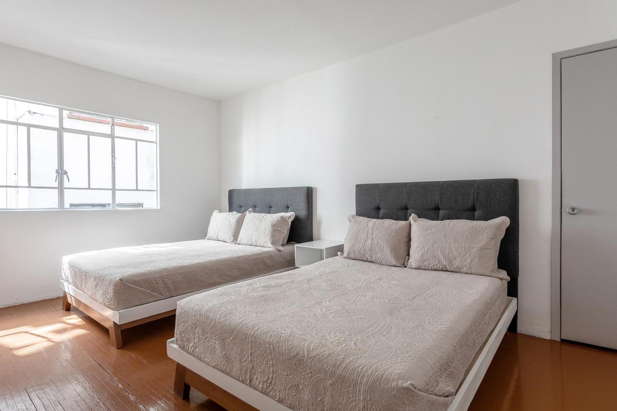 Connected In Roma - 3br- Fast Wifi- Laundry Apartment *