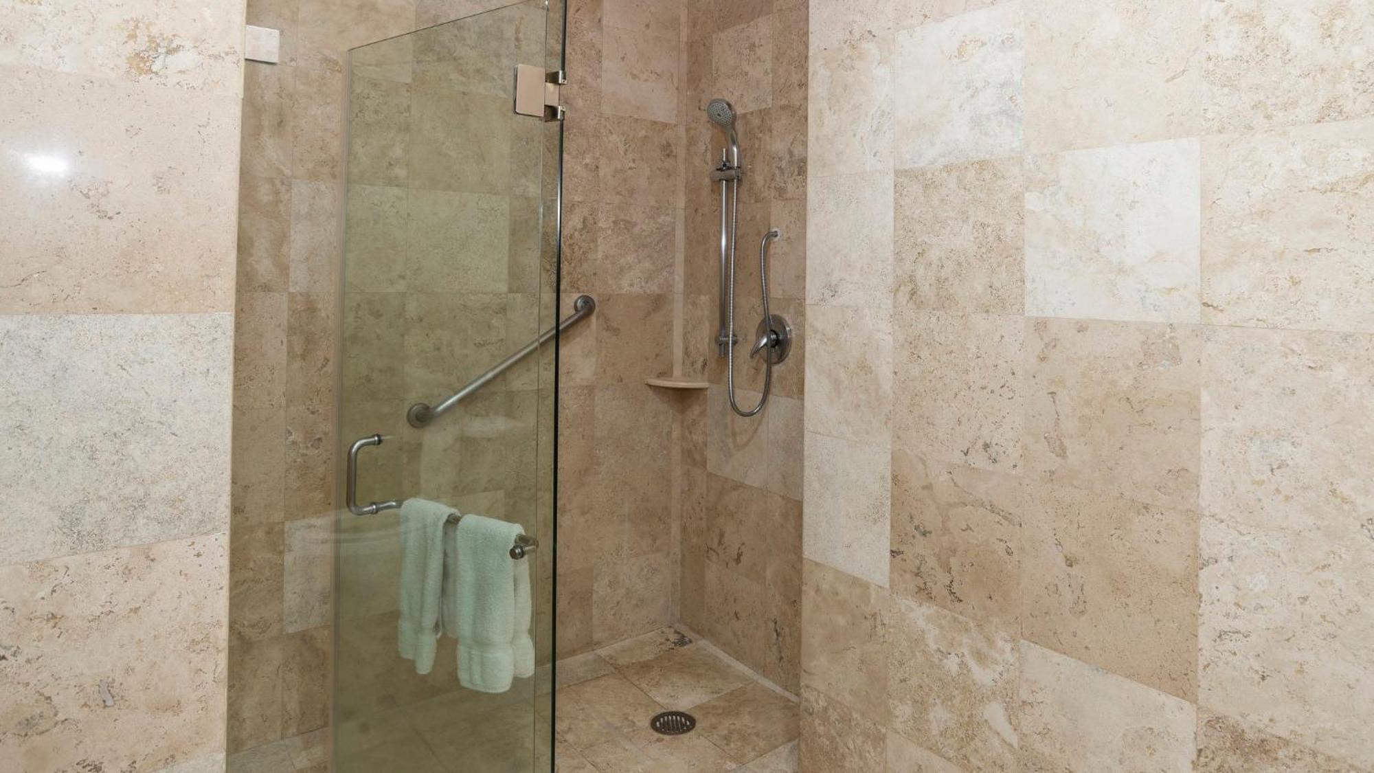 Hotel Express Santa Fe By Ihg 4*