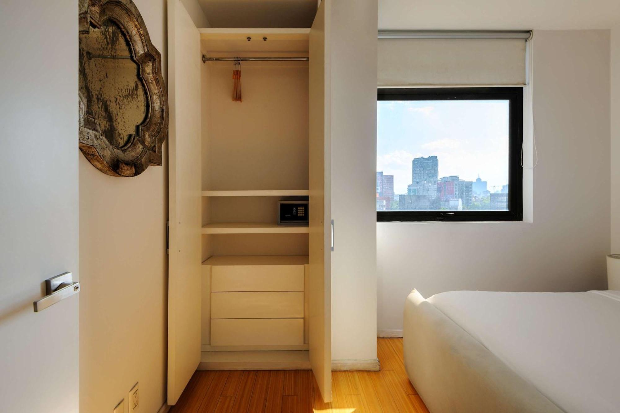 Impressive 2 Bedroom With View Apartment Mexico City