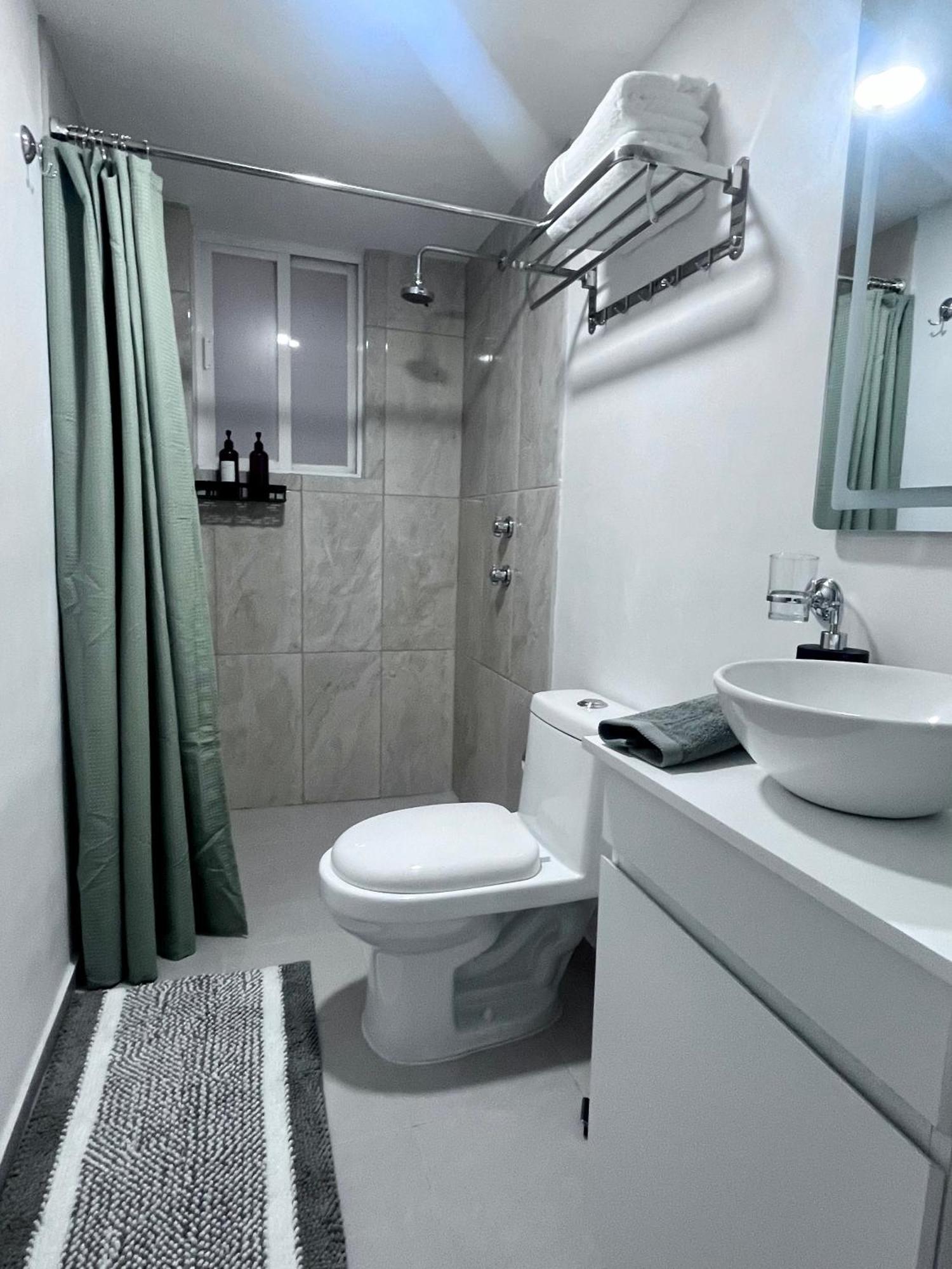 T201 - 1bdr - 1bth Apartment *