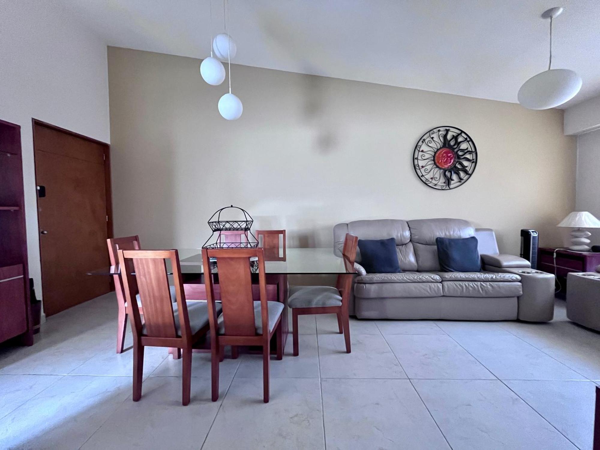 Apartment V803 - 3bdr - 2bth *