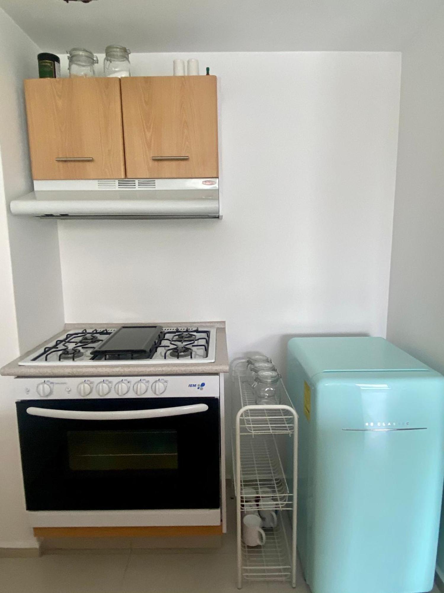 B304 - 1br - 1bth Apartment *