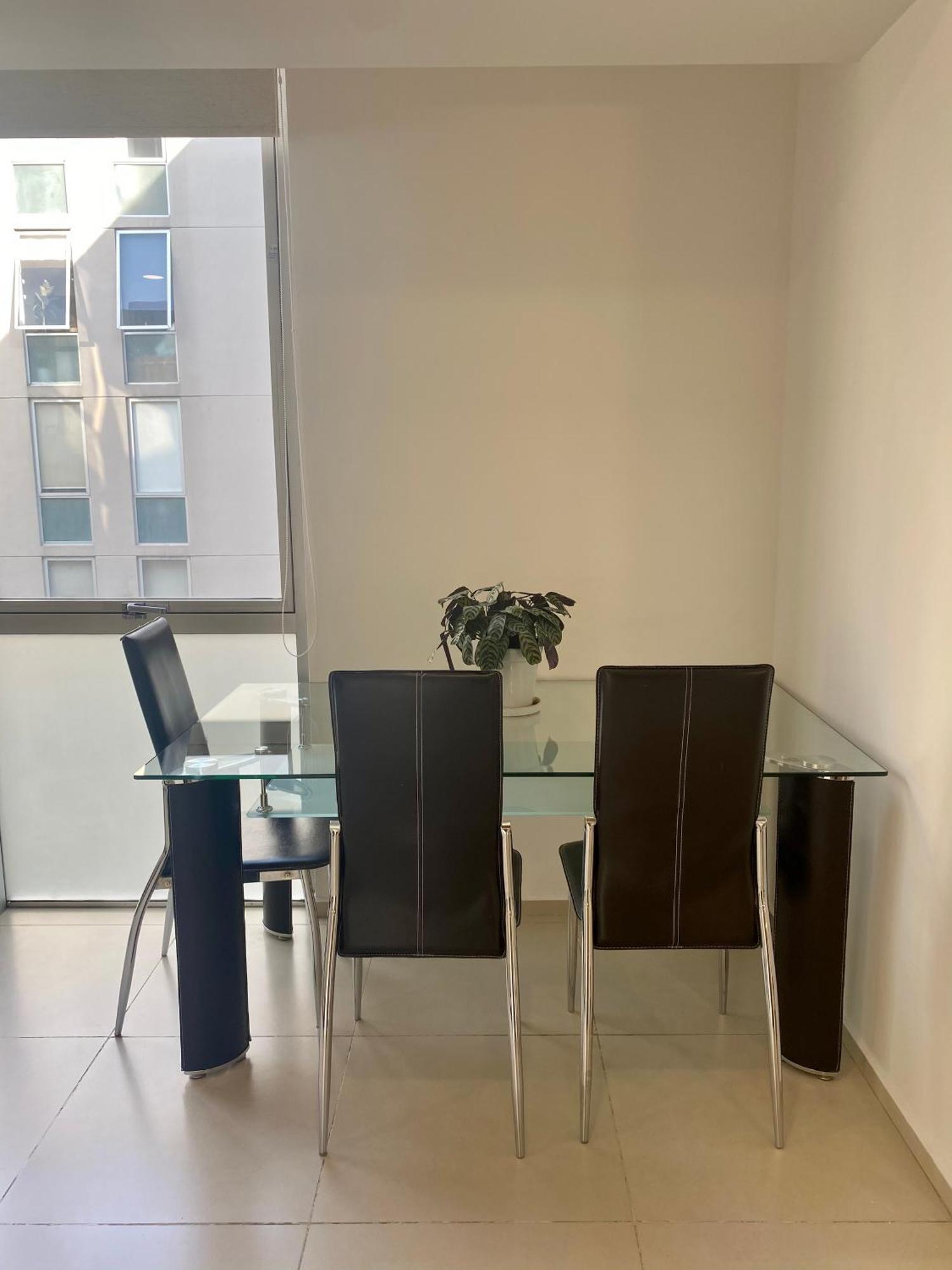 C206 - 1br - 1bth