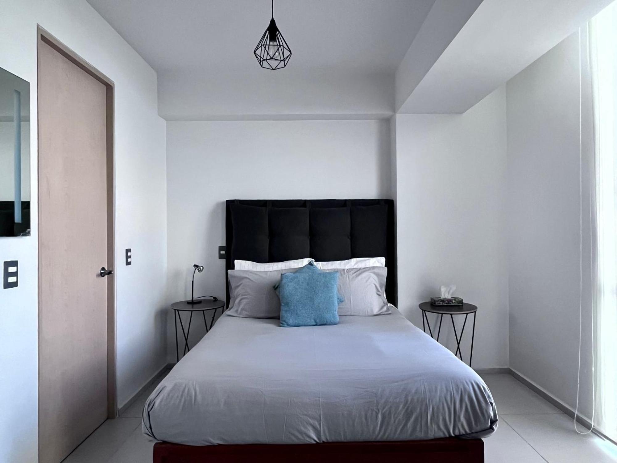 C205 - 1br - 1bth