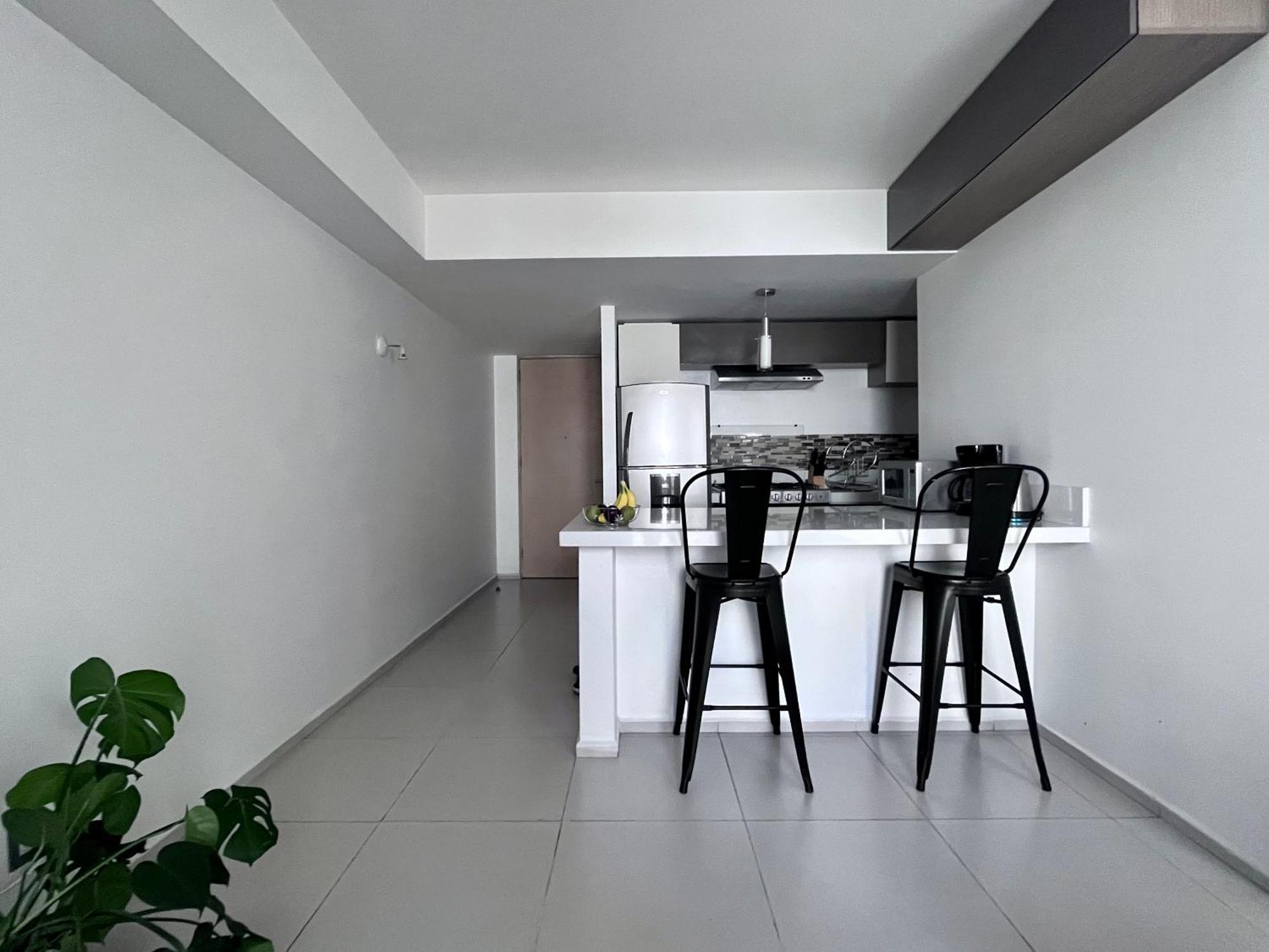 C205 - 1br - 1bth