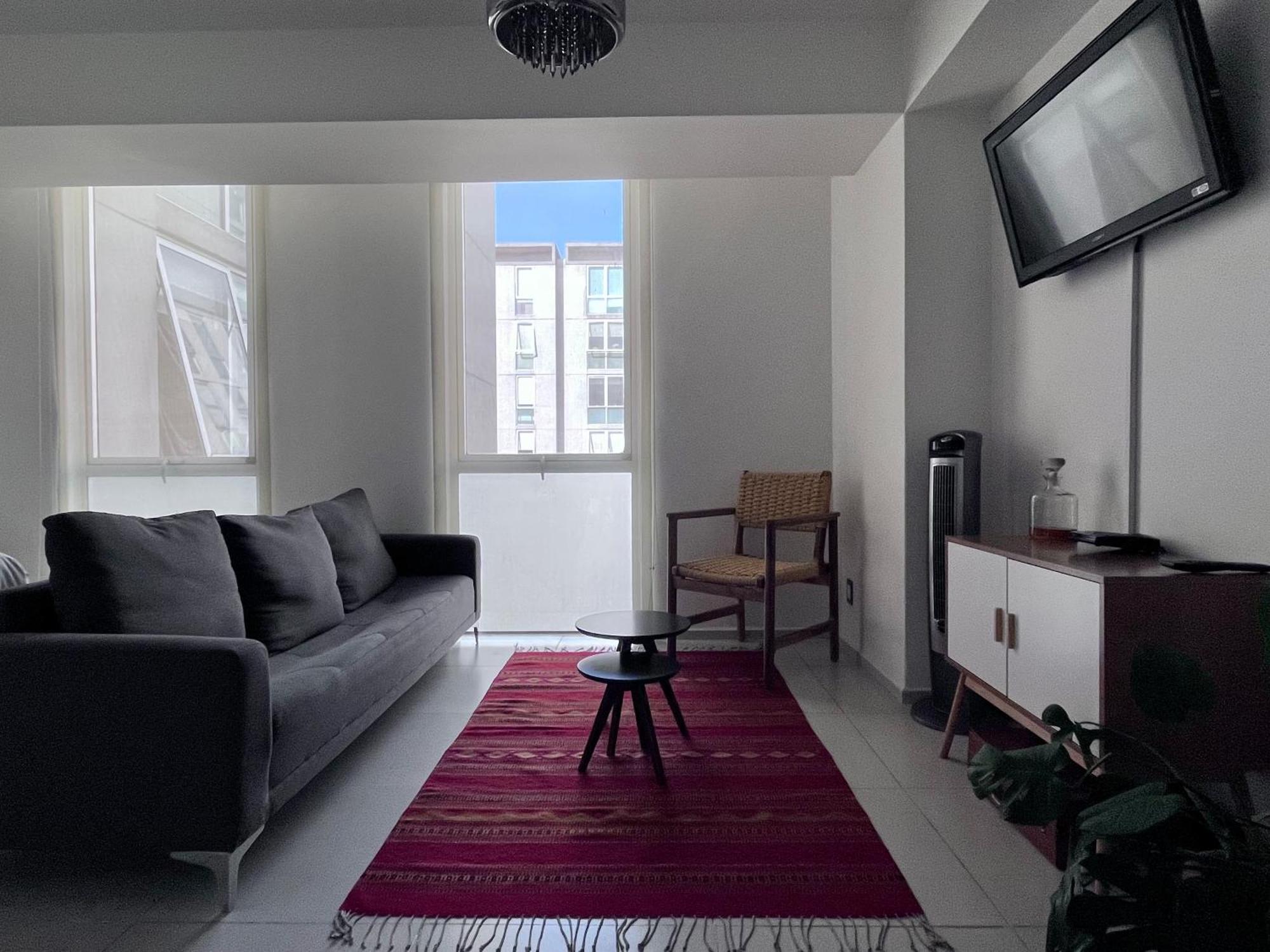 C205 - 1br - 1bth *