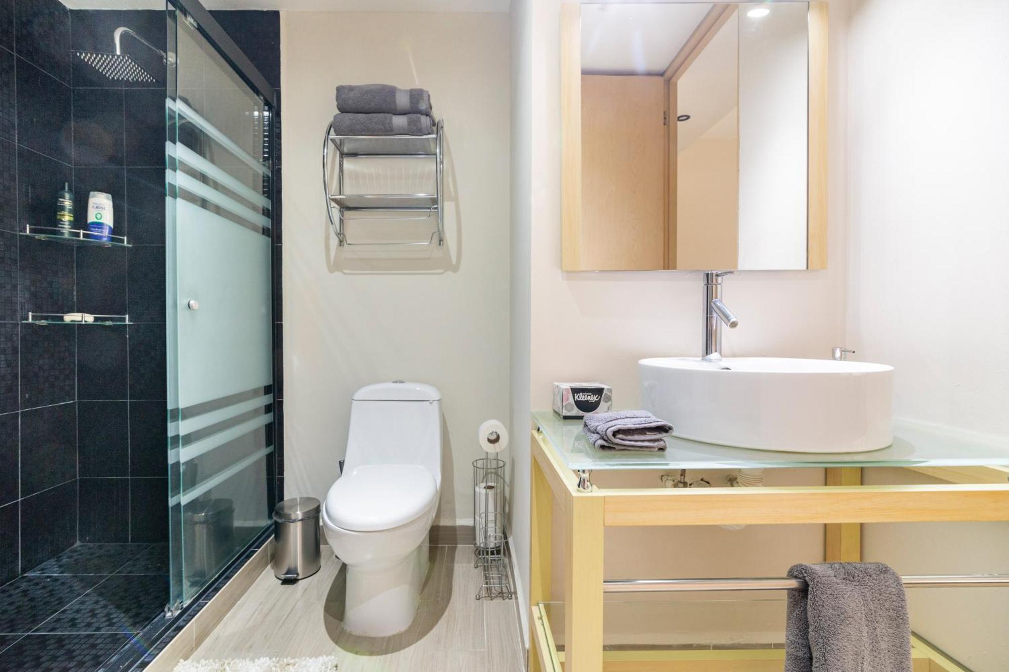 C201 - 2br - 2bth Apartment *