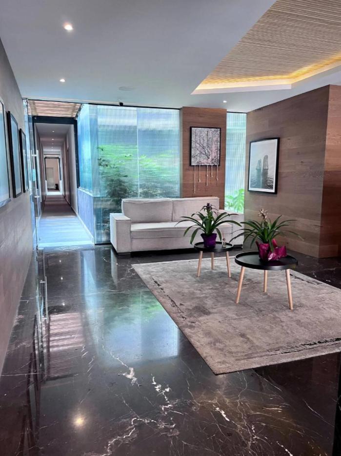 Apartment F205 - 1bdr - 1bth *