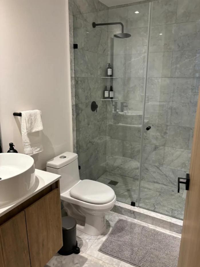 F205 - 1bdr - 1bth Apartment