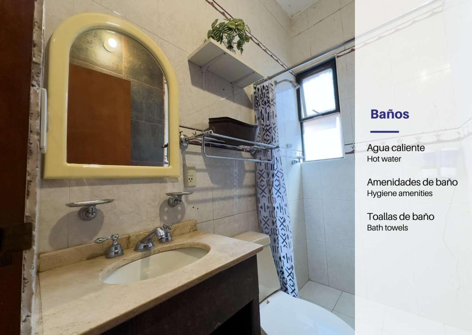 Excellent Location Wide House 5 Bedroom Roma Sur Сasa de vacaciones