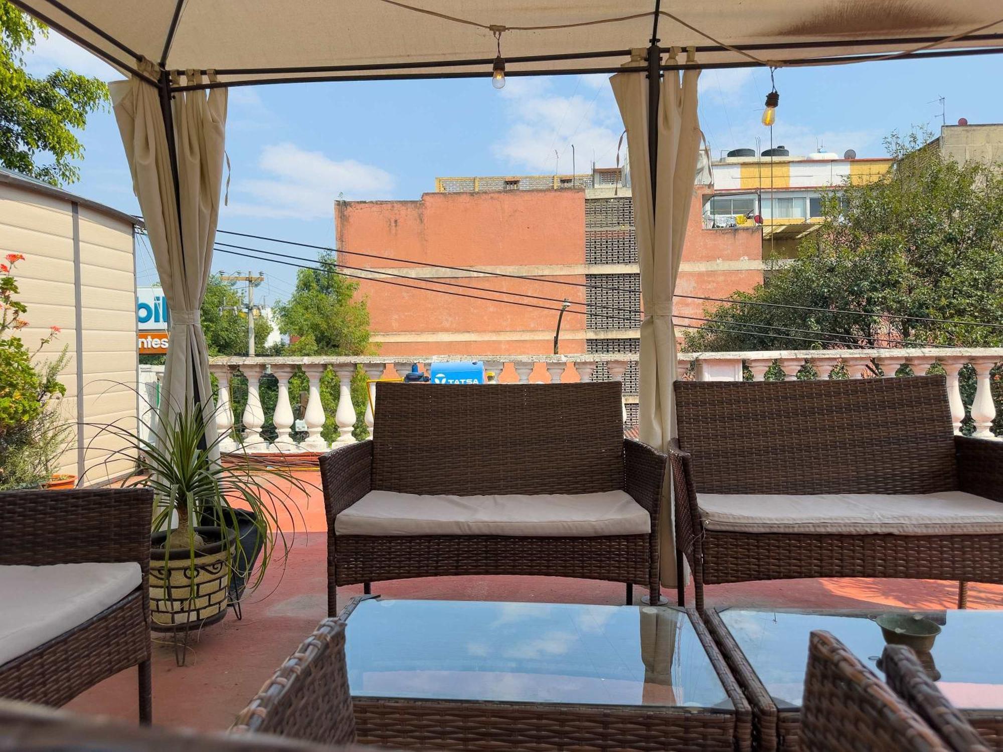 Excellent Location Wide House 5 Bedroom Roma Sur *