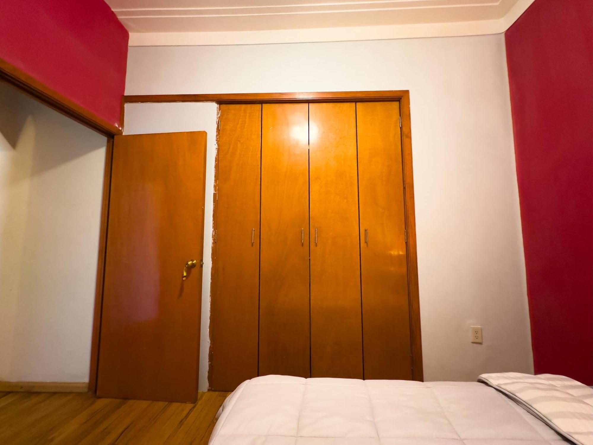 Сasa de vacaciones Excellent Location Wide House 5 Bedroom Roma Sur