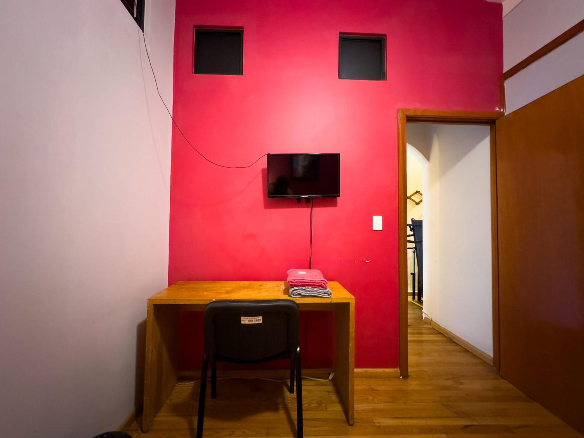Excellent Location Wide House 5 Bedroom Roma Sur