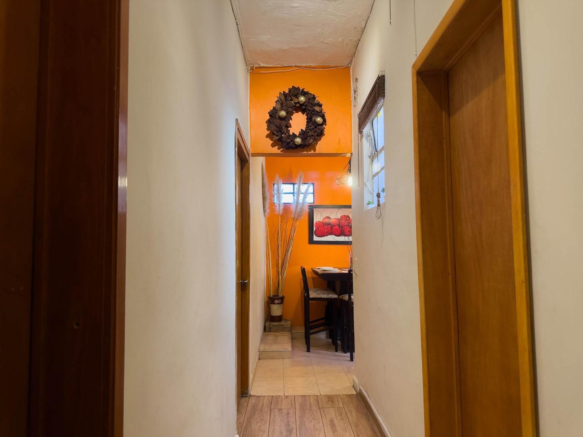 Excellent Location Wide House 5 Bedroom Roma Sur Сasa de vacaciones