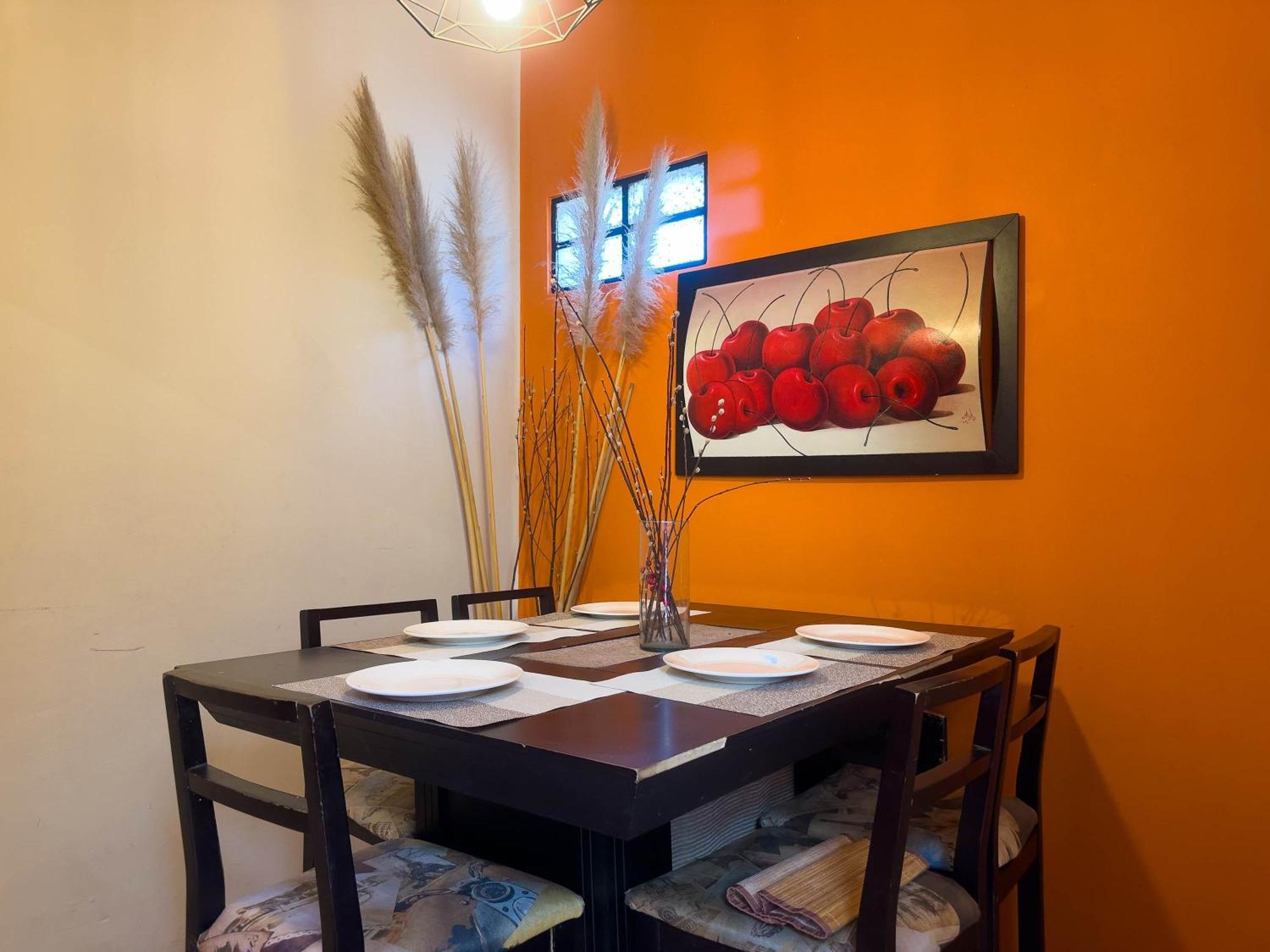 Сasa de vacaciones Excellent Location Wide House 5 Bedroom Roma Sur