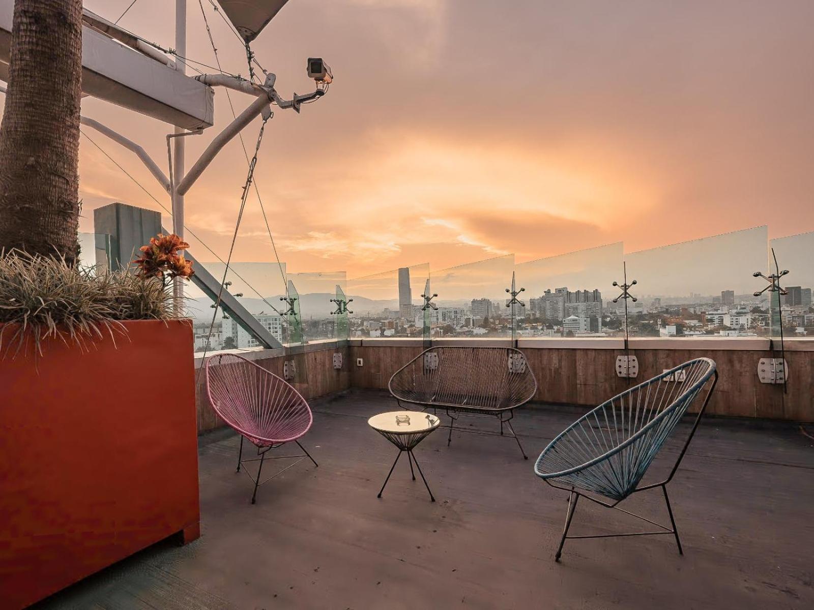 Apartment Botanic Loft Stylish & Cozy Retreat W Kitchen & Private Bath