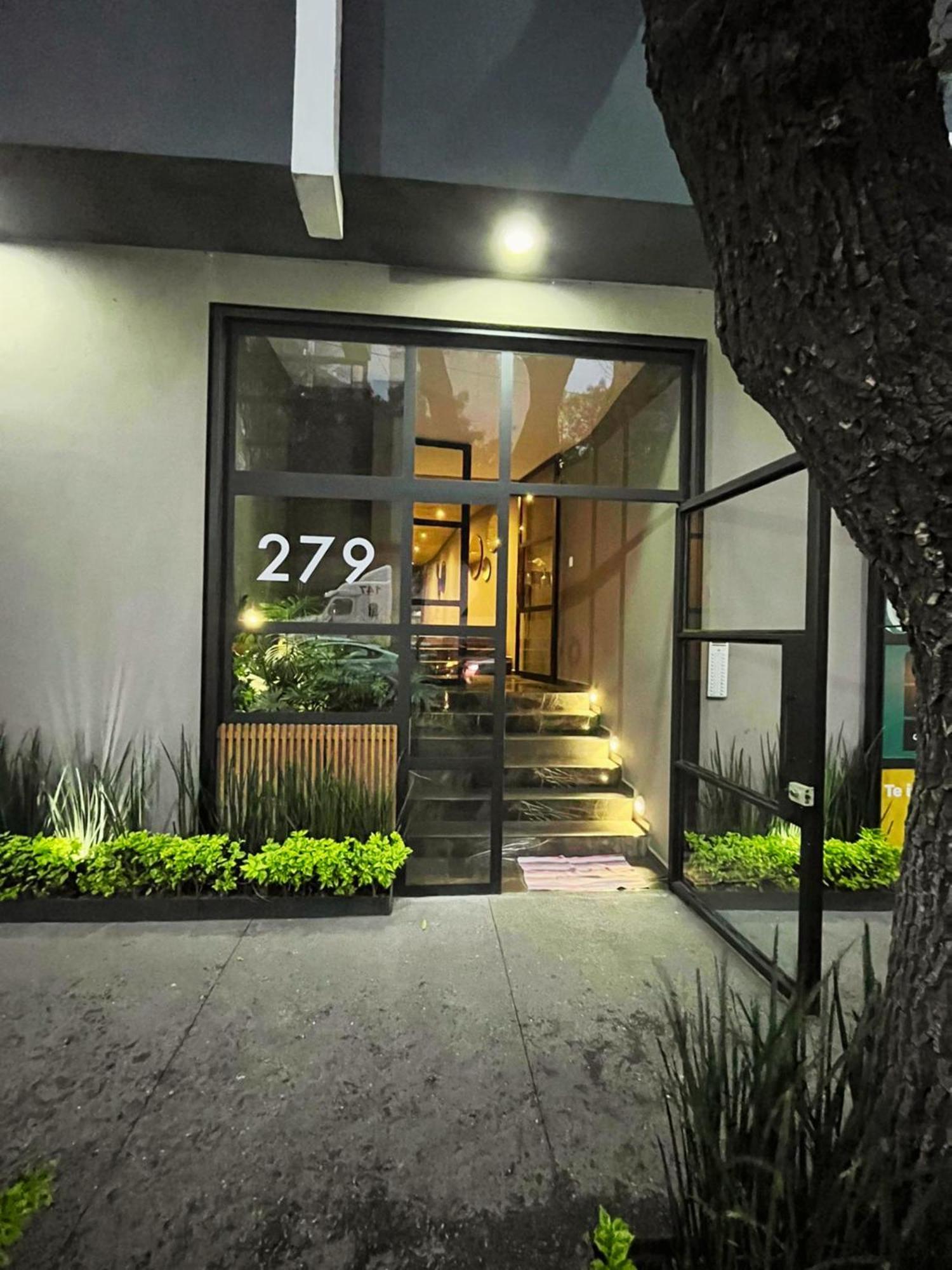 Modern La Condesa Pet Friendly Apartment Mexico City