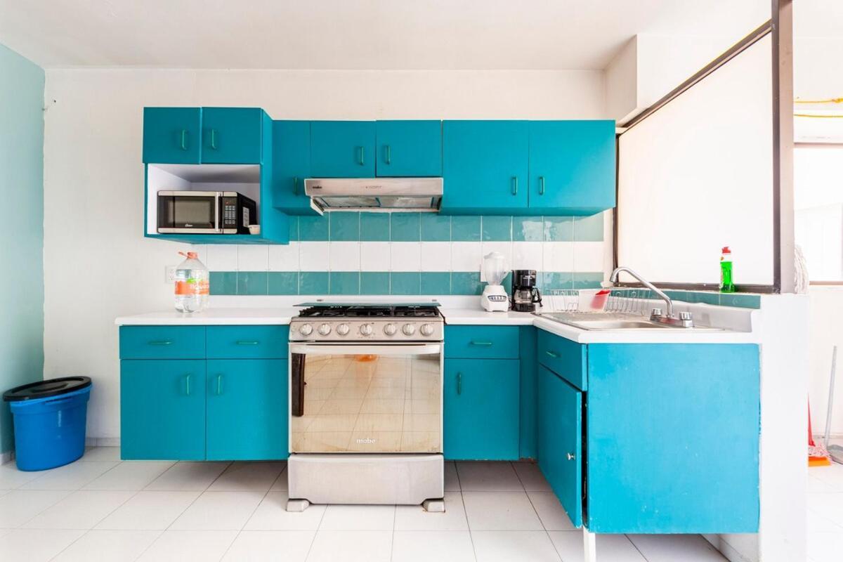 Apartment Spacious Located Very Close To Wtc *