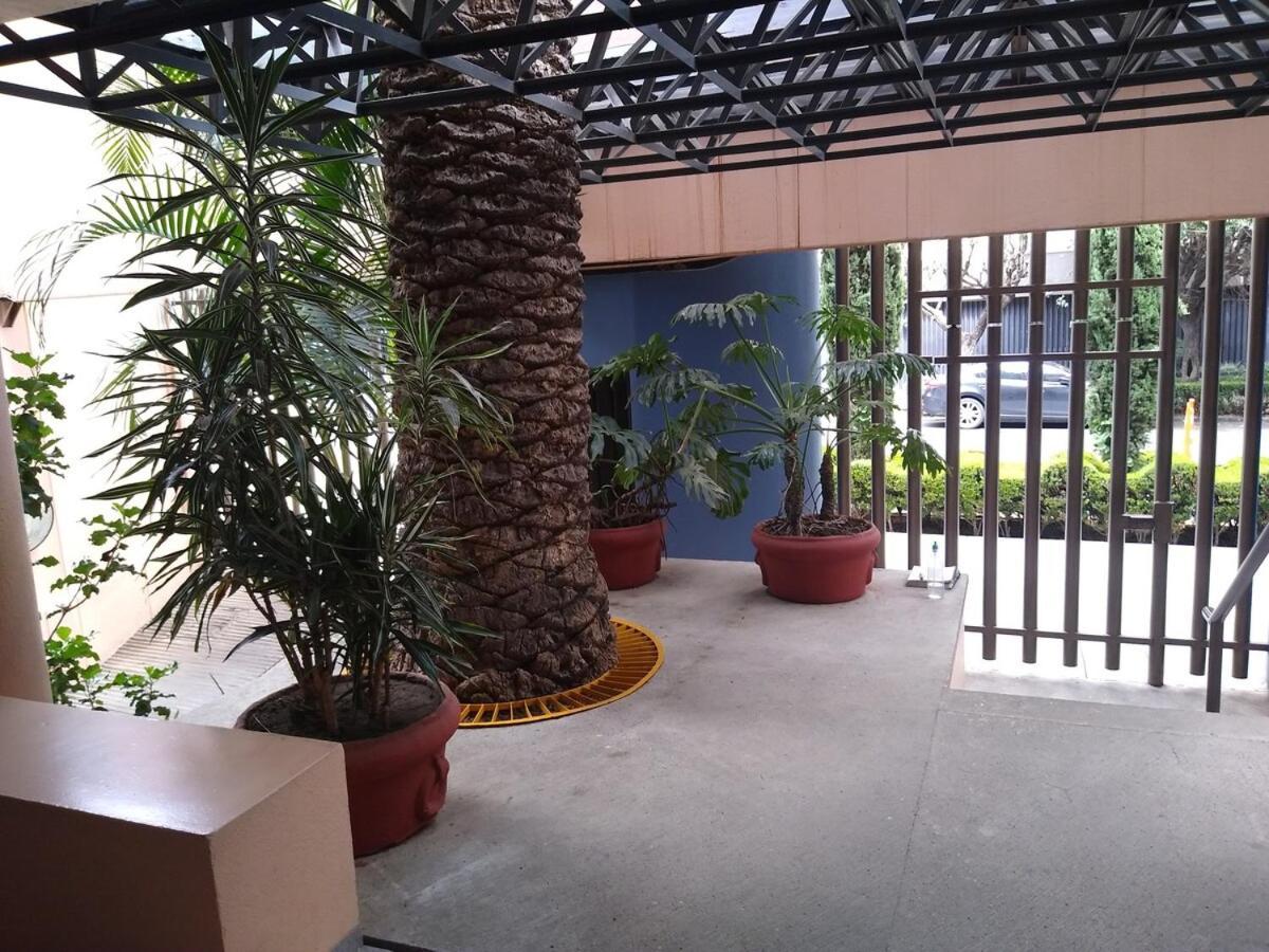 Spacious Located Very Close To Wtc *