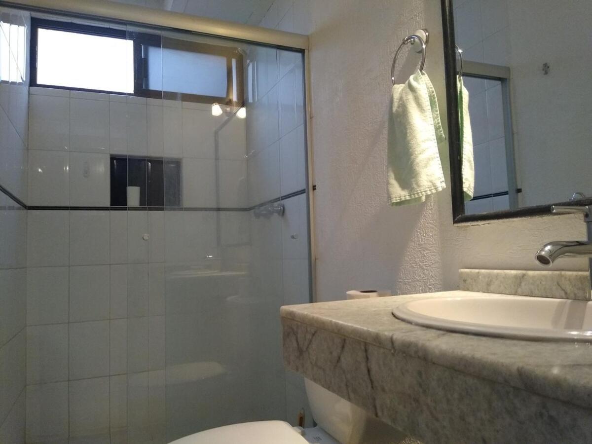 Apartment Spacious Located Very Close To Wtc *