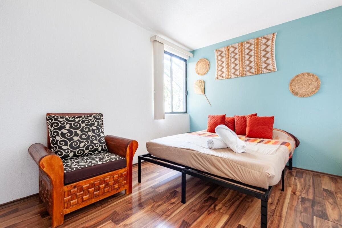 Spacious Located Very Close To Wtc Apartment *