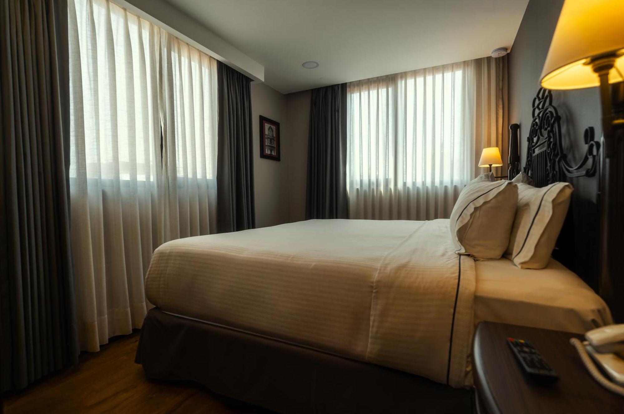 Canada & Rooftop Hotel 4*