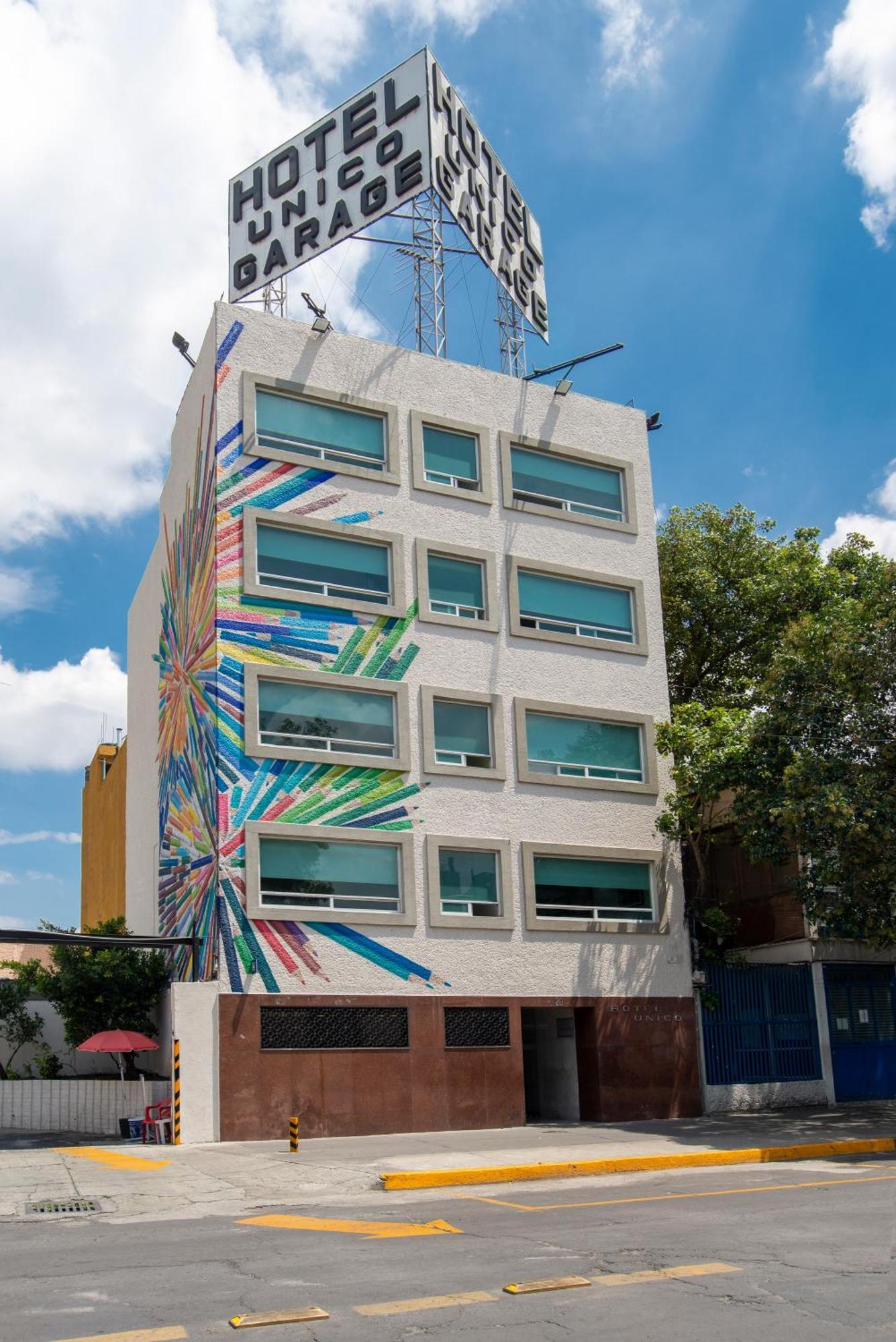 Hotel Unico *