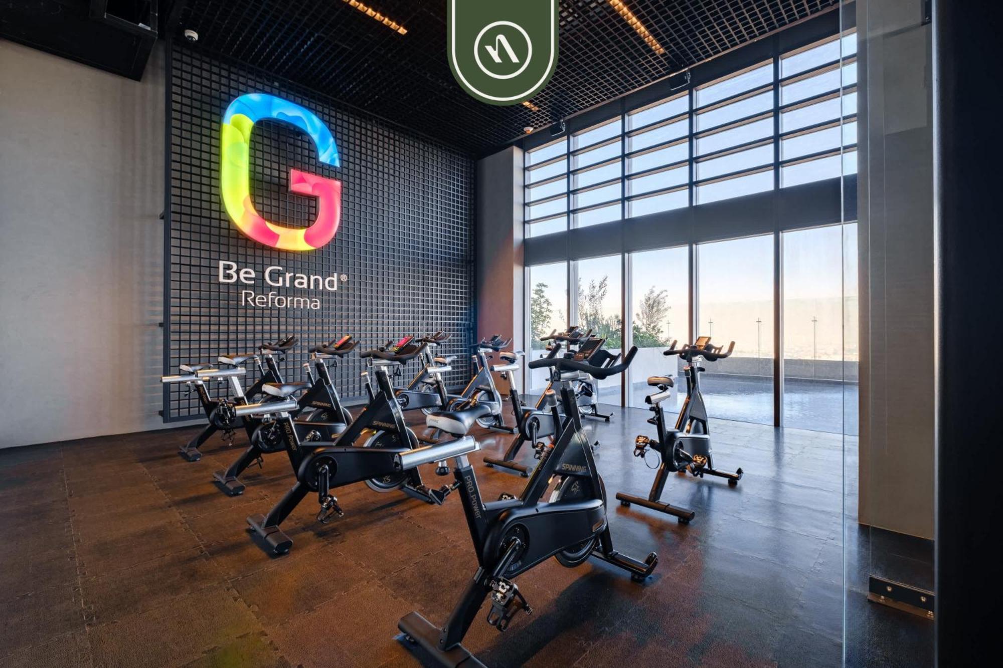 Luxury - Revolution Monument View - Gym *