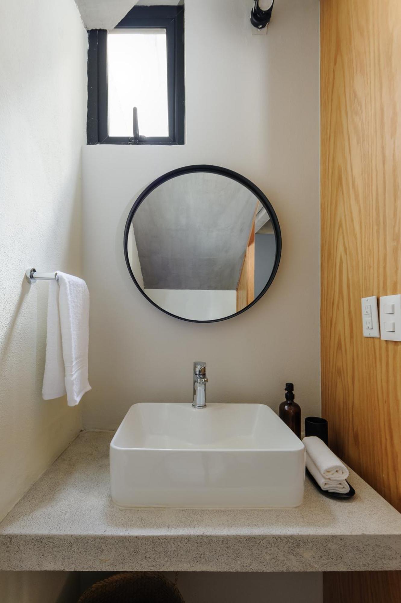 Apartment New! Historic Colonial Duplex In Downtown