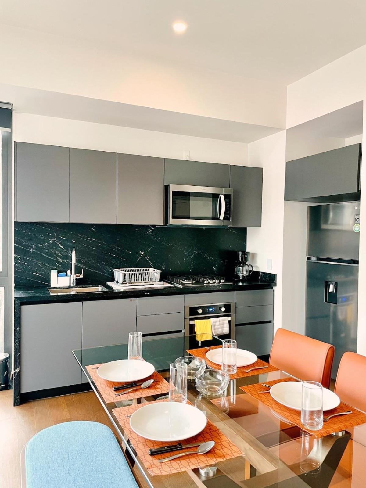 Sunlit Prime Location In Polanco Fast Wifi Apartment Mexico City