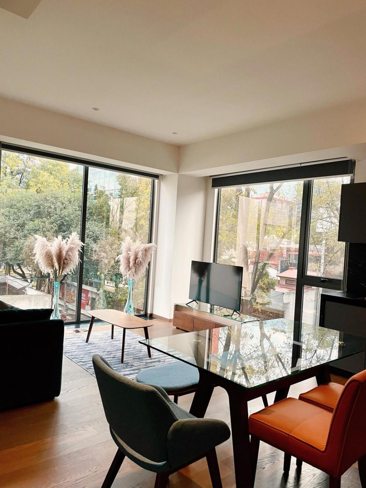 Sunlit Prime Location In Polanco Fast Wifi Apartment Mexico City