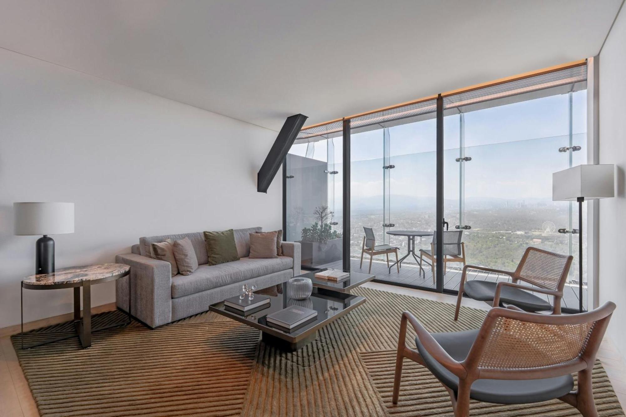 Hotel The Ritz-carlton Residences 5*