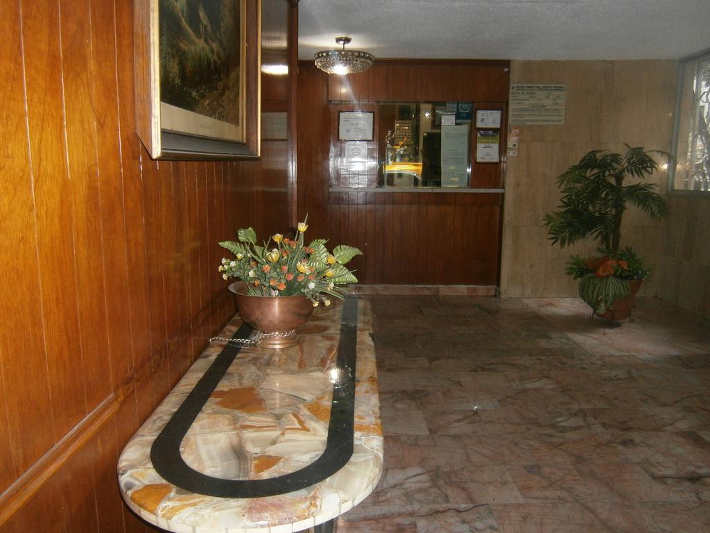 Hotel Polly 2*