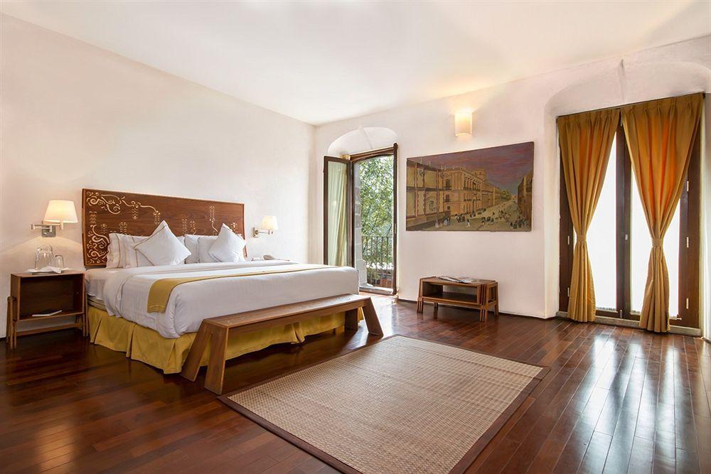 De Cortes Hotel
