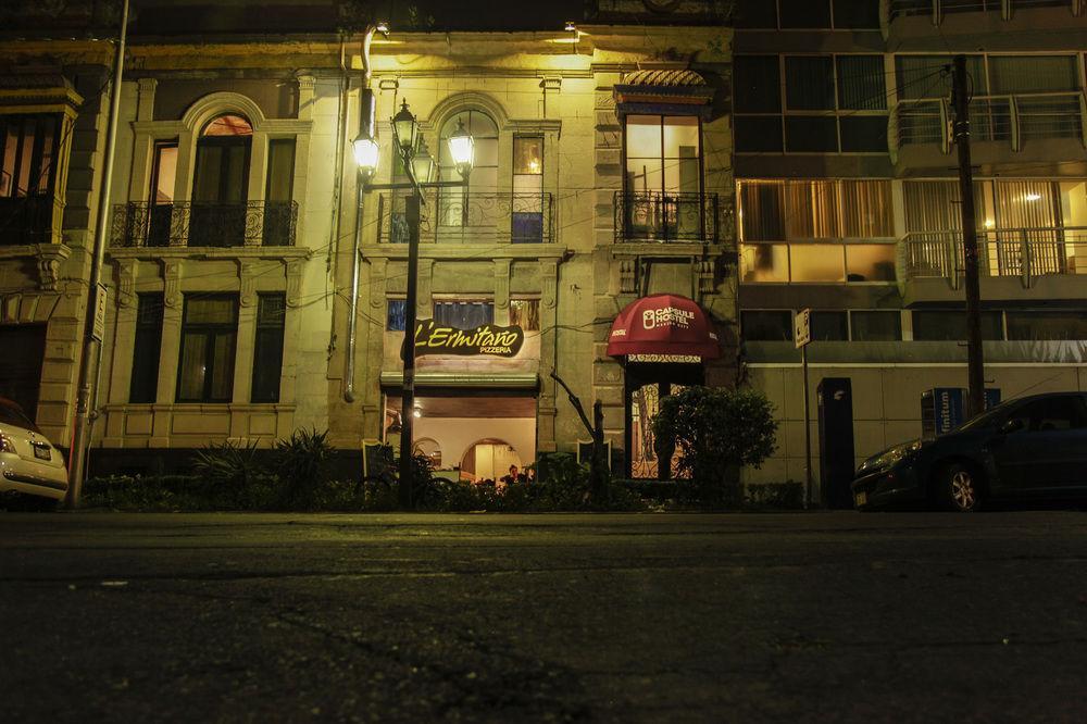 Capsule Hostel *