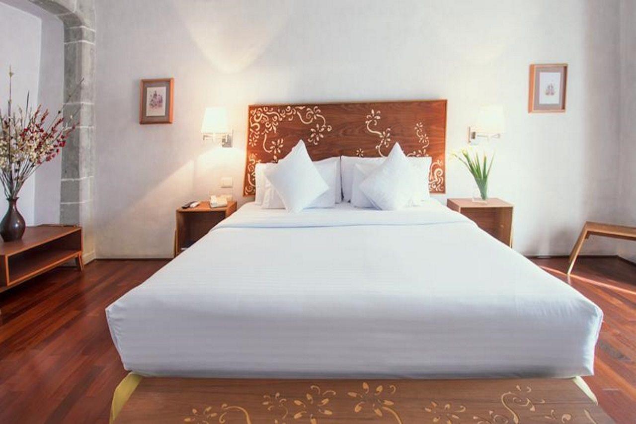 Hotel De Cortes 5*