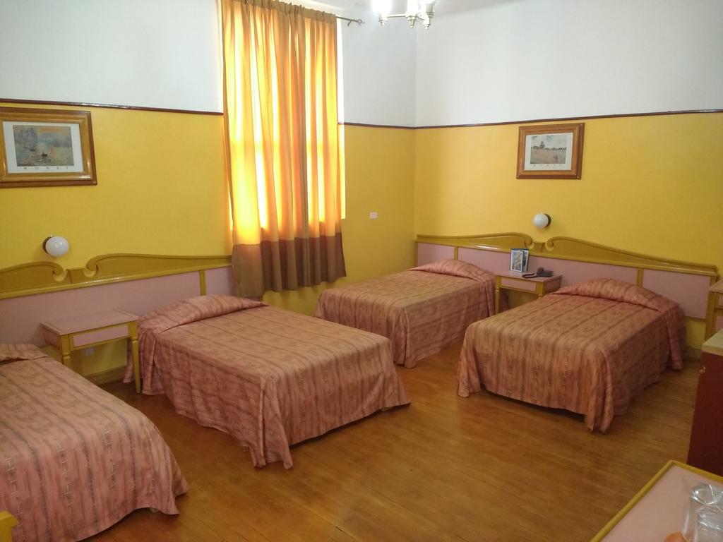 Isabel Hotel