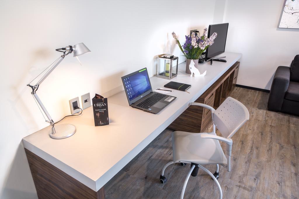 Flowsuites Wtc Aparthotel