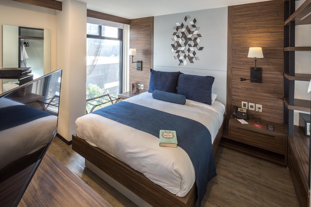 Flowsuites Wtc 4*