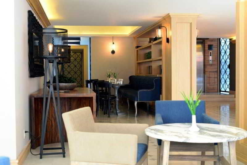 Plaza Revolución Hotel