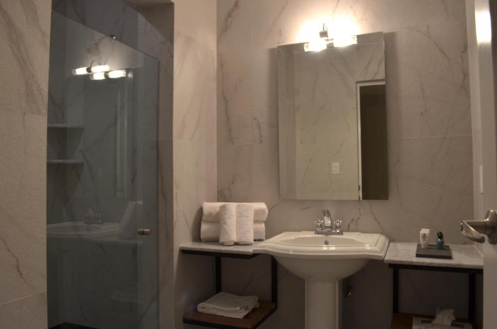 Plaza Revolución Hotel 4*