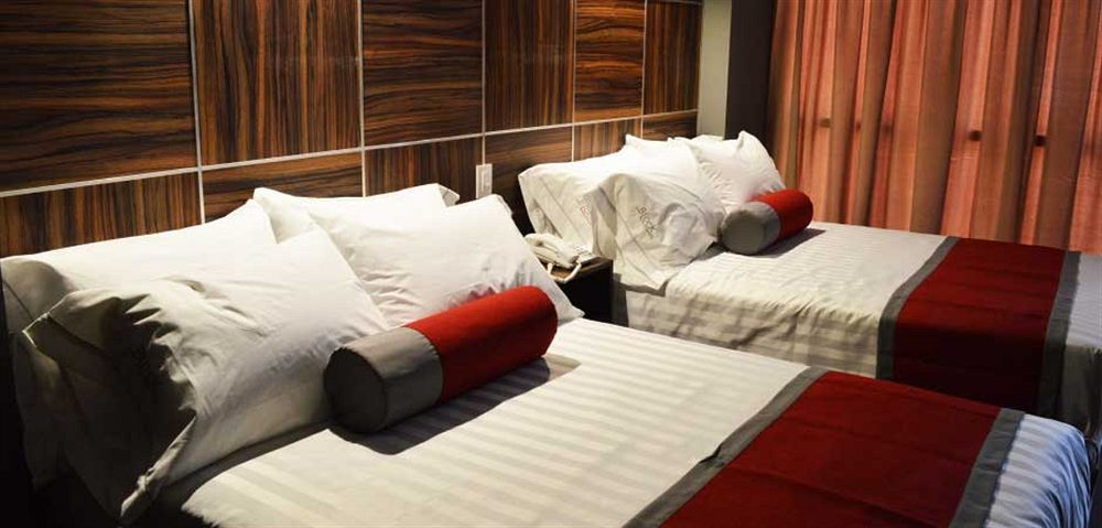 Block Hotel 4*