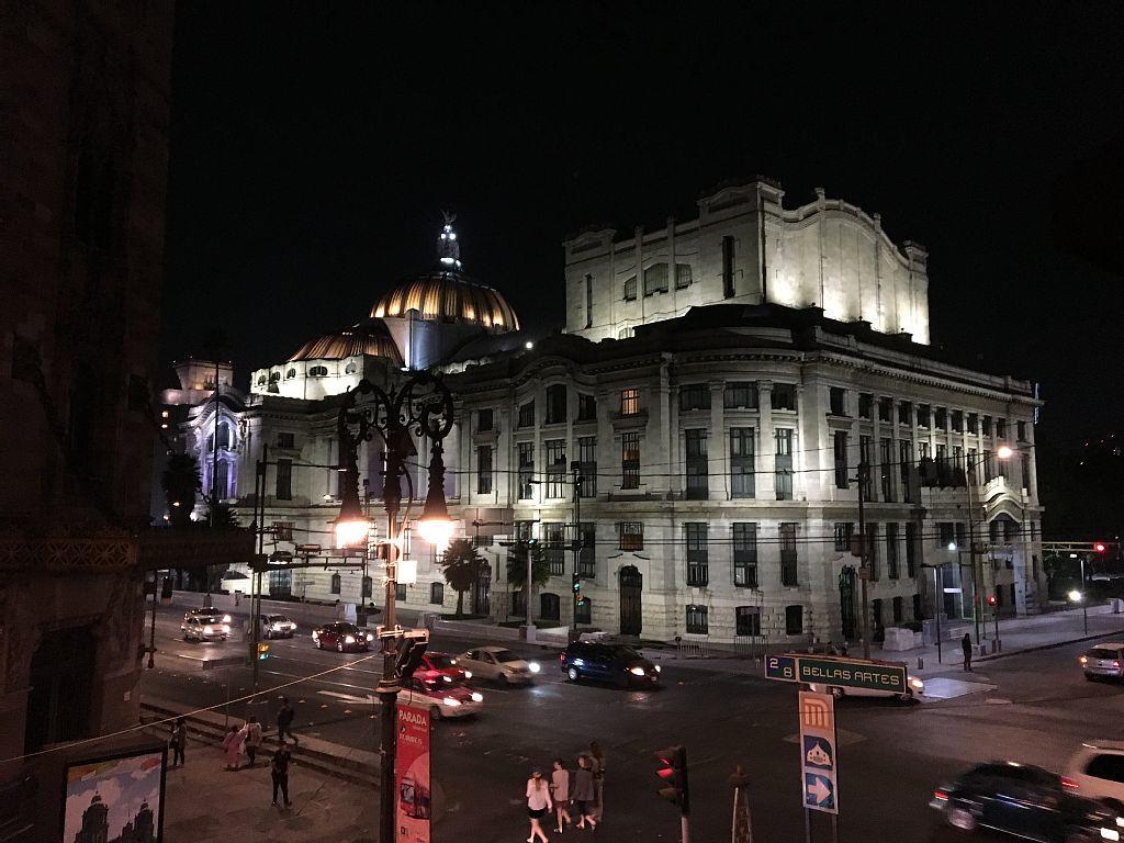 Casa Donceles Apt 8, Prime Location, Super Spacious!! Apartment Mexico City